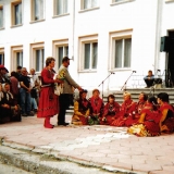 In einem nahegelegendem Dorf wurde ein Volkstammlied vorgetragen